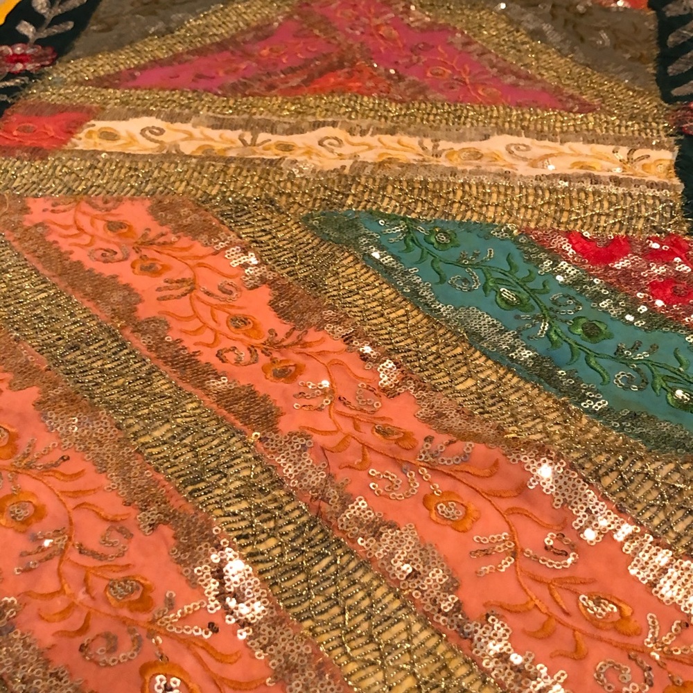 Table runner - Picture 7 of 7